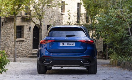 2023 Mercedes-Benz GLC 400 e Plug-In Hybrid 4MATIC AMG Line (Color: Spectral Blue) Rear Wallpapers 450x275 (20)