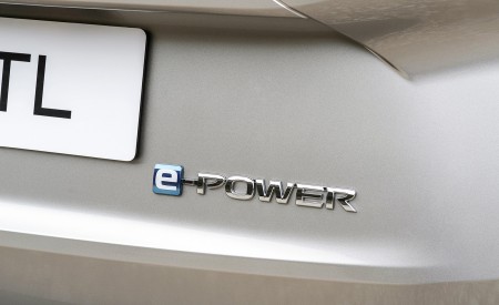 2023 Nissan X-Trail Badge Wallpapers 450x275 (28)