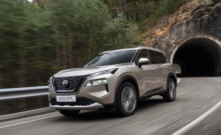 2023 Nissan X-Trail Front Three-Quarter Wallpapers 450x275 (9)