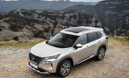 2023 Nissan X-Trail Front Three-Quarter Wallpapers 450x275 (18)