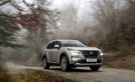 2023 Nissan X-Trail Front Three-Quarter Wallpapers 450x275 (13)