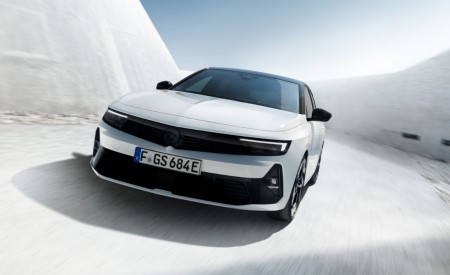 2023 Opel Astra GSe Front Wallpapers 450x275 (4)