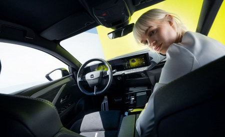 2023 Opel Astra GSe Interior Cockpit Wallpapers 450x275 (13)