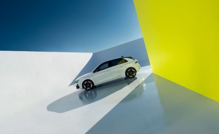 2023 Opel Astra GSe Side Wallpapers 450x275 (7)