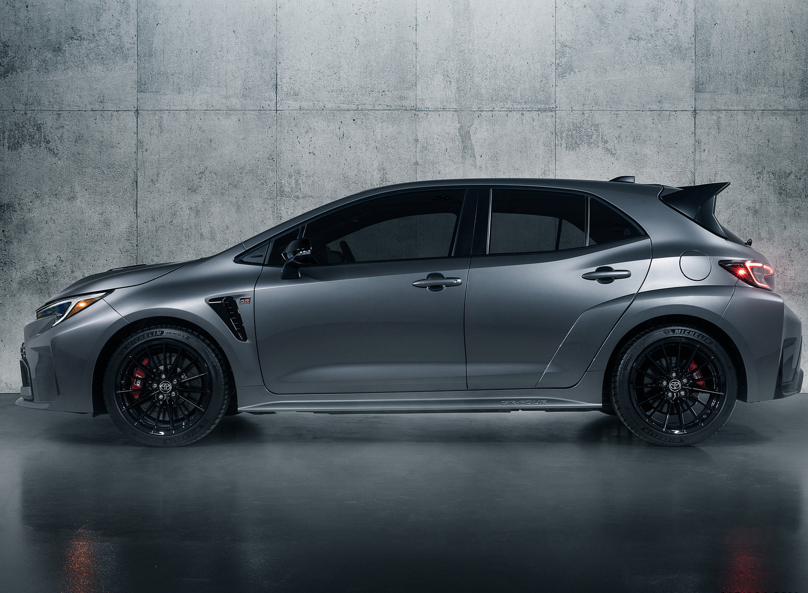 2023 Toyota GR Corolla Circuit Edition Side Wallpapers (11)