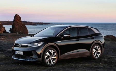 2023 Volkswagen ID.4 Pro 4MOTION Front Three-Quarter Wallpapers 450x275 (27)