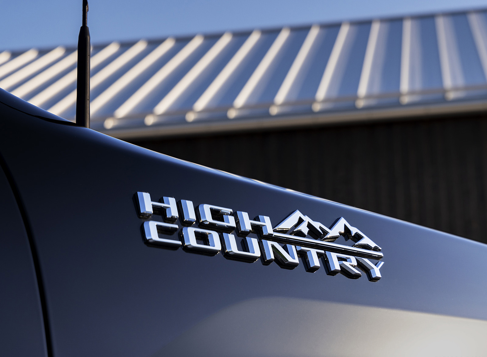 2024 Chevrolet Silverado 2500HD High Country Badge Wallpapers (12)