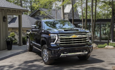 2024 Chevrolet Silverado 2500HD High Country Front Wallpapers 450x275 (4)