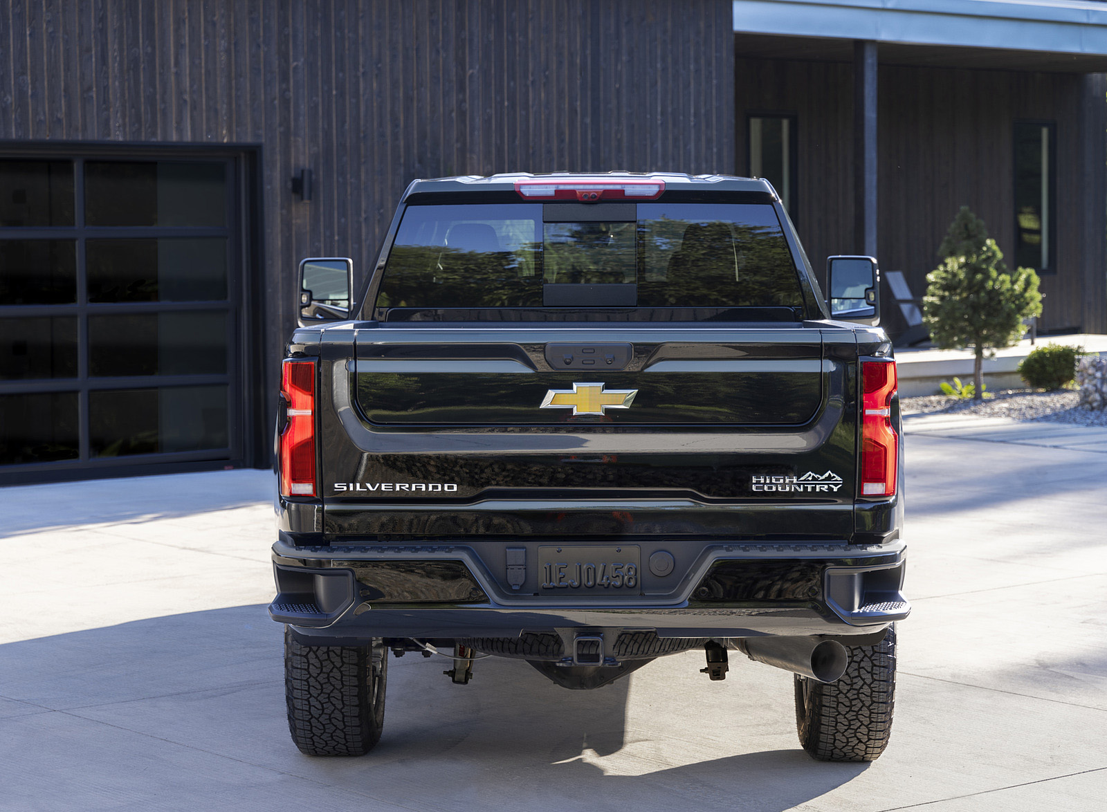 2024 Chevrolet Silverado 2500HD High Country Rear Wallpapers (6)
