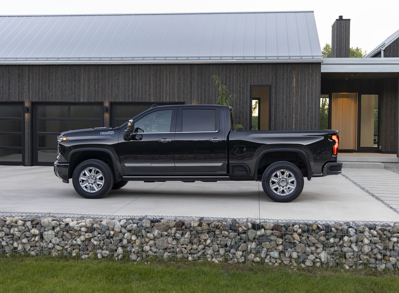 2024 Chevrolet Silverado 2500HD High Country Side Wallpapers (7)