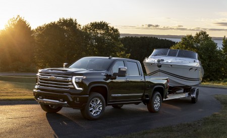 2024 Chevrolet Silverado 2500HD High Country Wallpapers & HD Images
