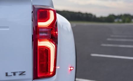 2024 Chevrolet Silverado HD 3500HD LTZ Dually Tail Light Wallpapers 450x275 (13)