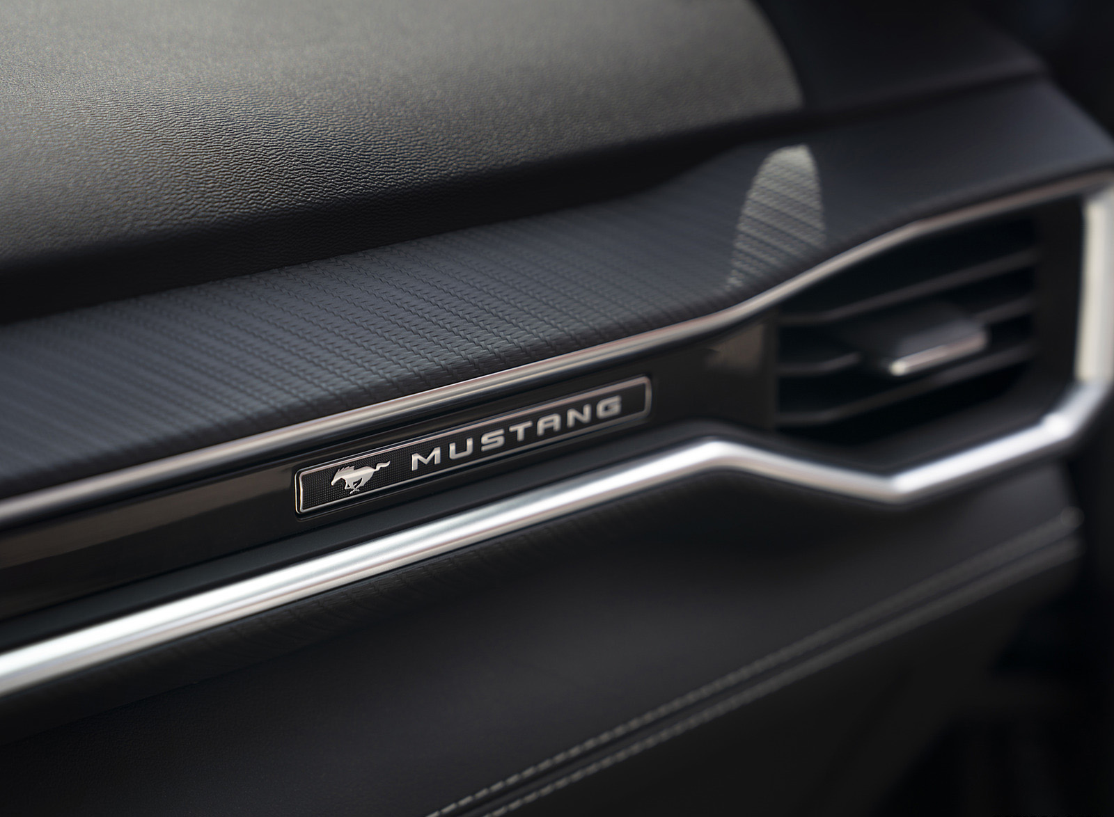 2024 Ford Mustang GT Convertible Interior Detail Wallpapers (14)