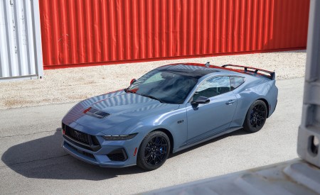 2024 Ford Mustang GT Front Three-Quarter Wallpapers  450x275 (3)