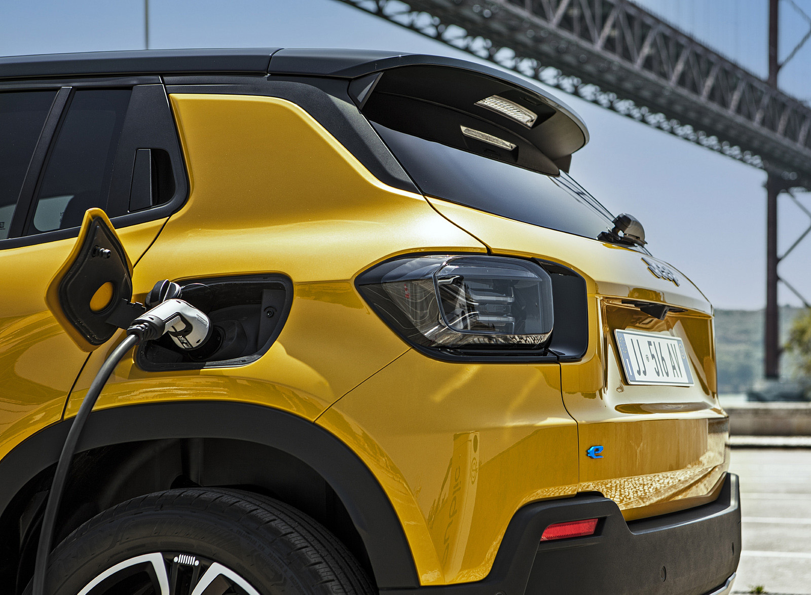 2024 Jeep Avenger Charging Connector Wallpapers #5 of 51