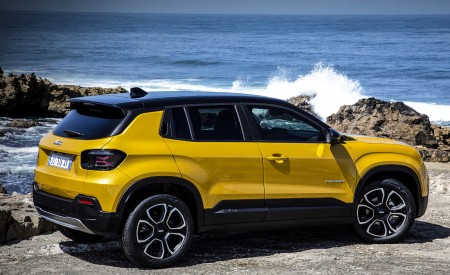 2024 Jeep Avenger Rear Three-Quarter Wallpapers 450x275 (51)