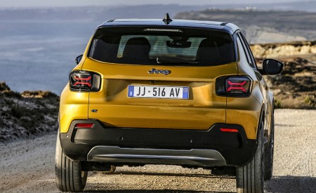 2024 Jeep Avenger Rear Wallpapers 450x275 (48)