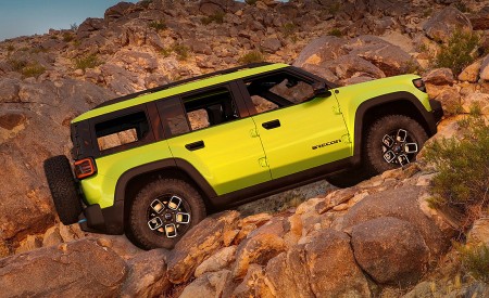 2024 Jeep Avenger Side Wallpapers 450x275 (49)
