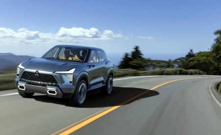 2022 Mitsubishi XFC Concept Front Three-Quarter Wallpapers 450x275 (16)