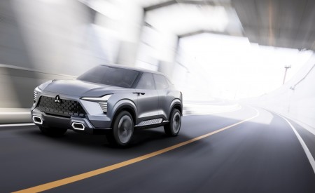 2022 Mitsubishi XFC Concept Front Three-Quarter Wallpapers 450x275 (17)