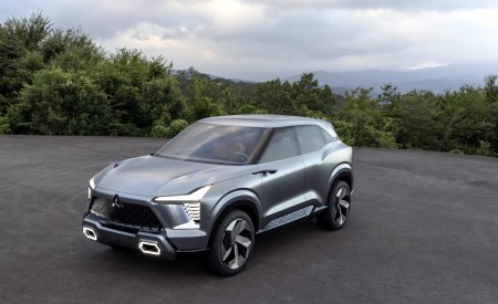 2022 Mitsubishi XFC Concept Front Three-Quarter Wallpapers  450x275 (11)