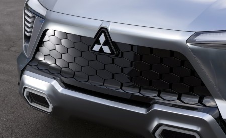 2022 Mitsubishi XFC Concept Grille Wallpapers 450x275 (23)