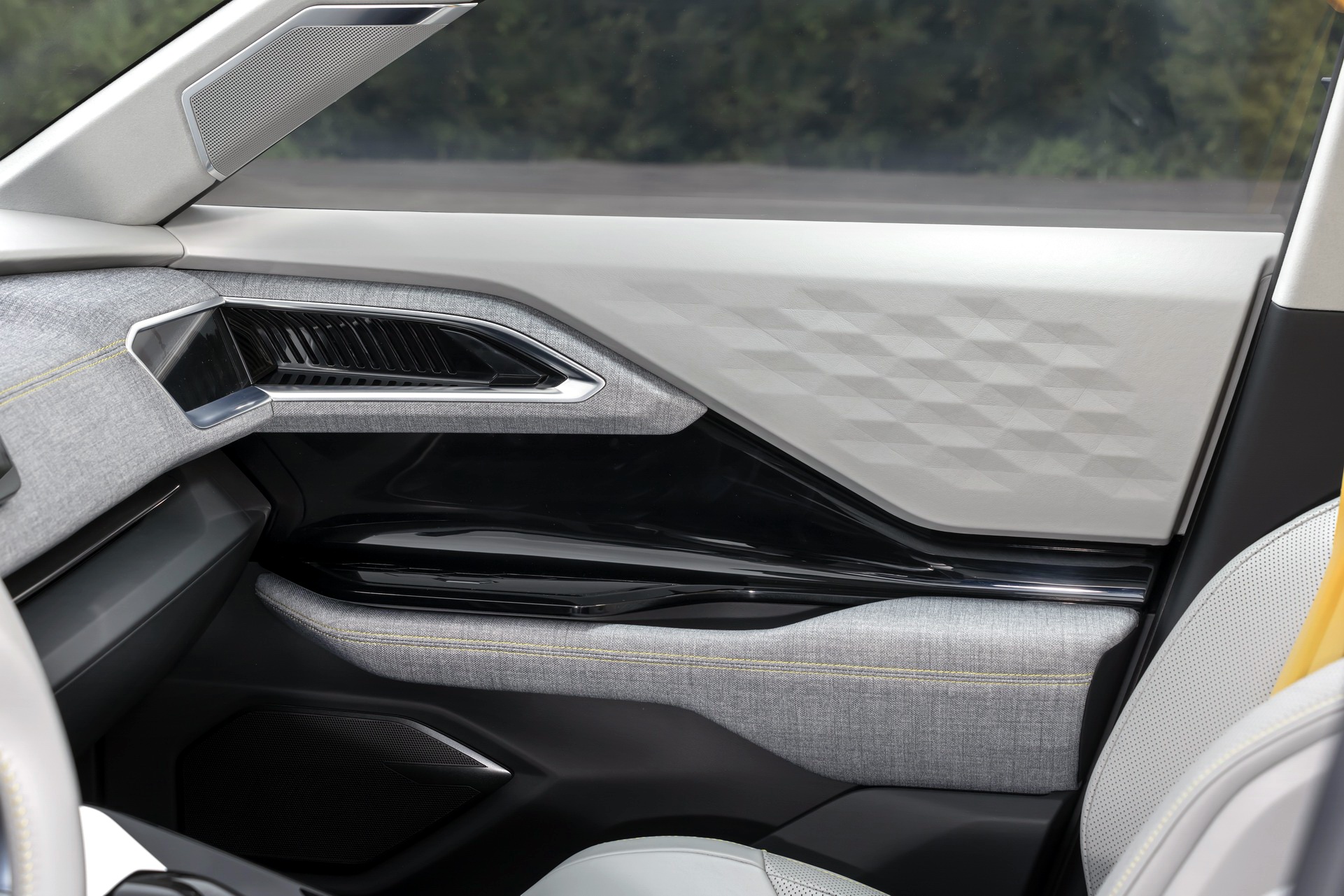 2022 Mitsubishi XFC Concept Interior Detail Wallpapers #48 of 56