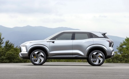 2022 Mitsubishi XFC Concept Side Wallpapers 450x275 (6)