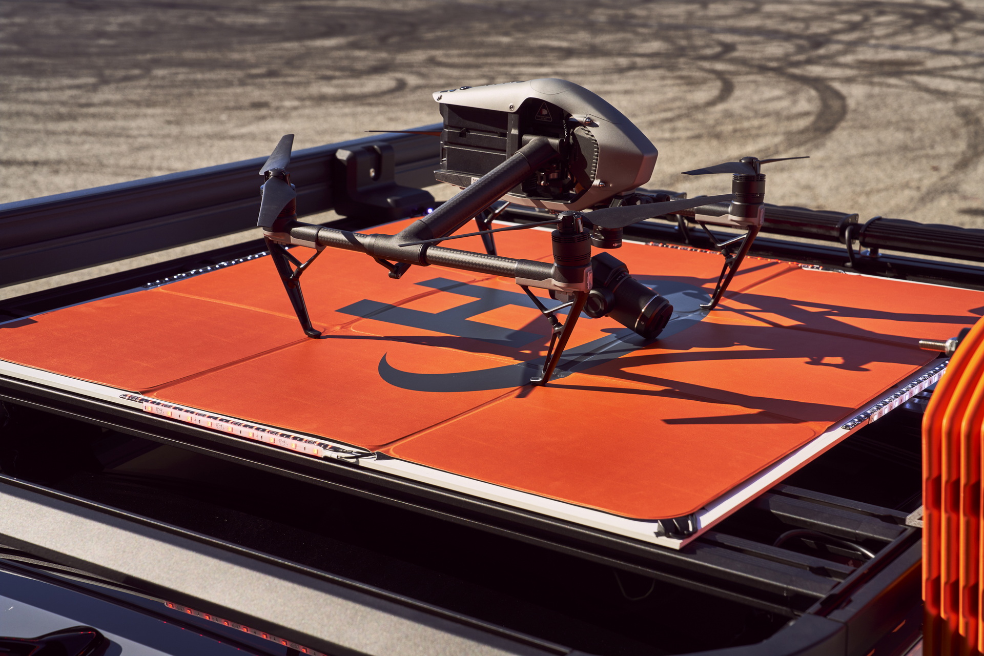2022 Volkswagen ID.4 EV Drone Command Concept Detail Wallpapers (7)