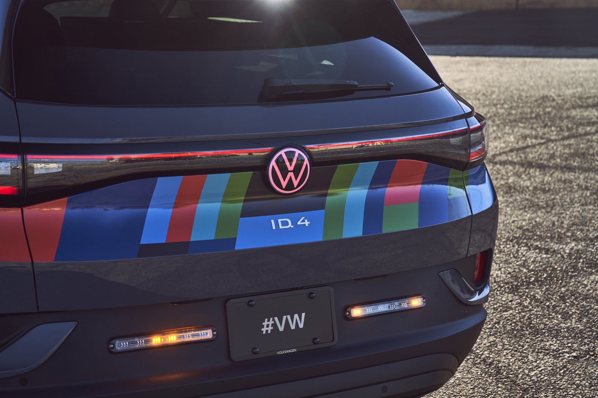 2022 Volkswagen ID.4 EV Drone Command Concept Detail Wallpapers (8)
