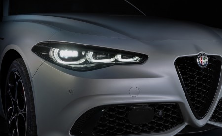 2023 Alfa Romeo Giulia Headlight Wallpapers 450x275 (19)
