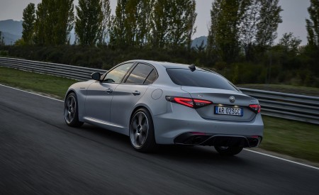 2023 Alfa Romeo Giulia Rear Three-Quarter Wallpapers 450x275 (2)