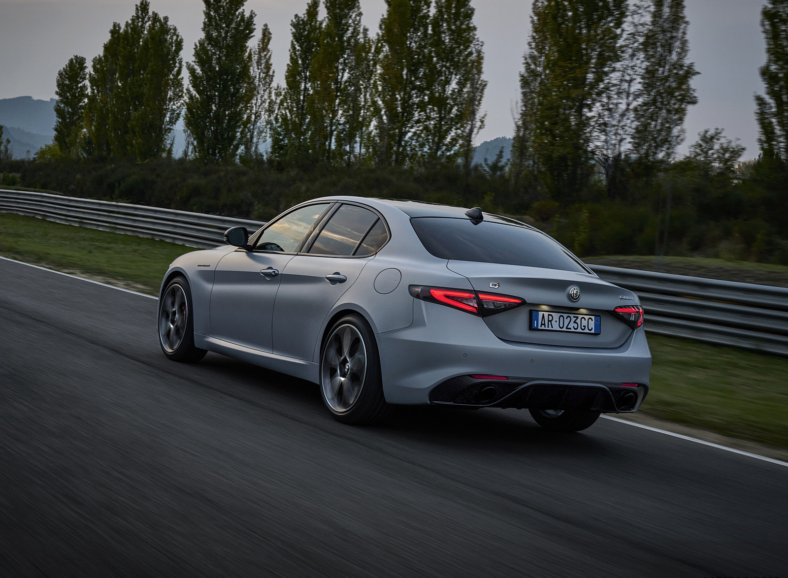 2023 Alfa Romeo Giulia Rear Three-Quarter Wallpapers (2)