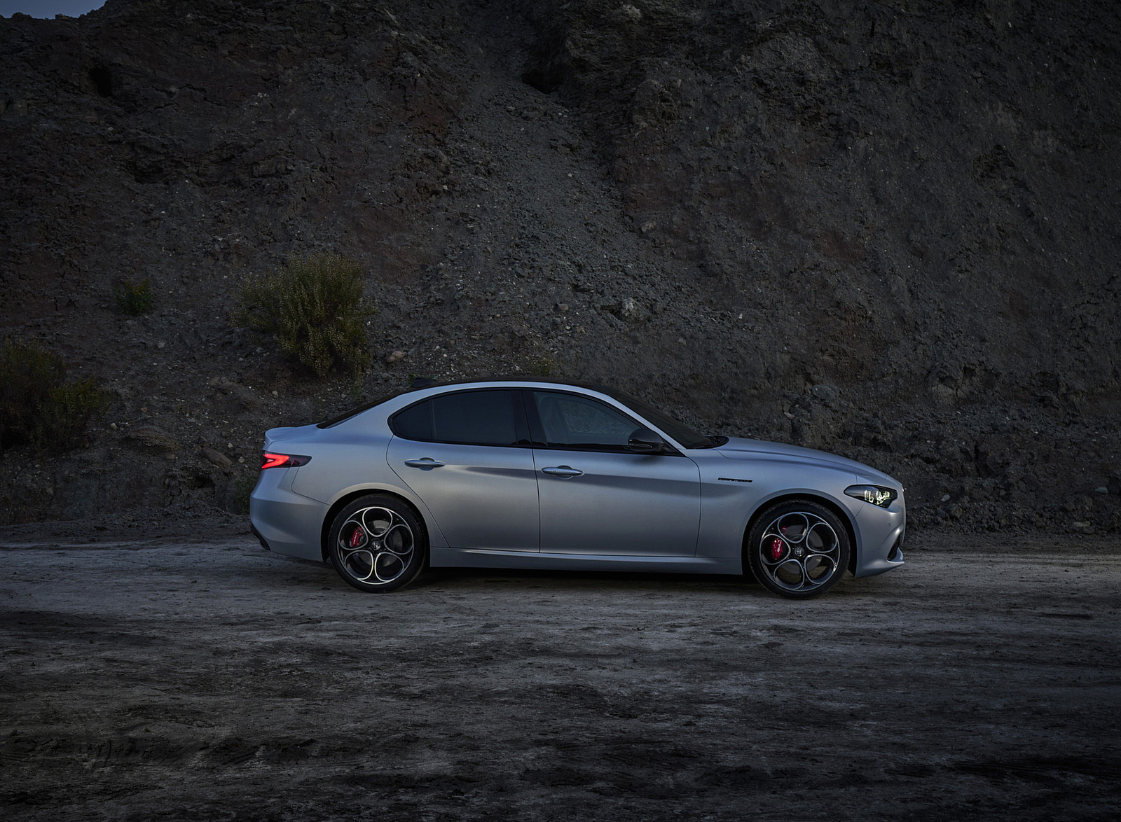 2023 Alfa Romeo Giulia Side Wallpapers (7)