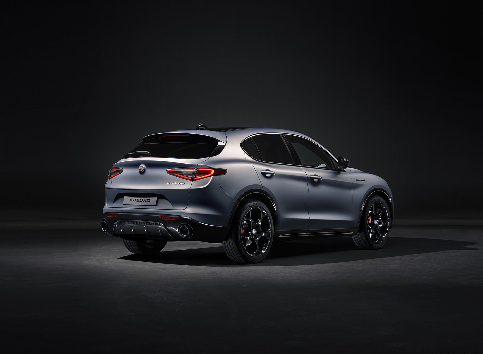 2023 Alfa Romeo Stelvio Rear Three-Quarter Wallpapers (12)