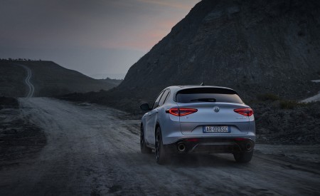 2023 Alfa Romeo Stelvio Rear Wallpapers 450x275 (4)