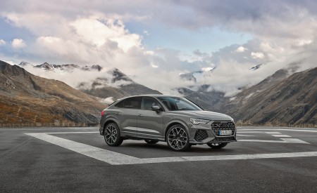 2023 Audi RS Q3 Sportback 10 Years Edition (Color: Chronos Grey Matallic) Front Three-Quarter Wallpapers 450x275 (32)