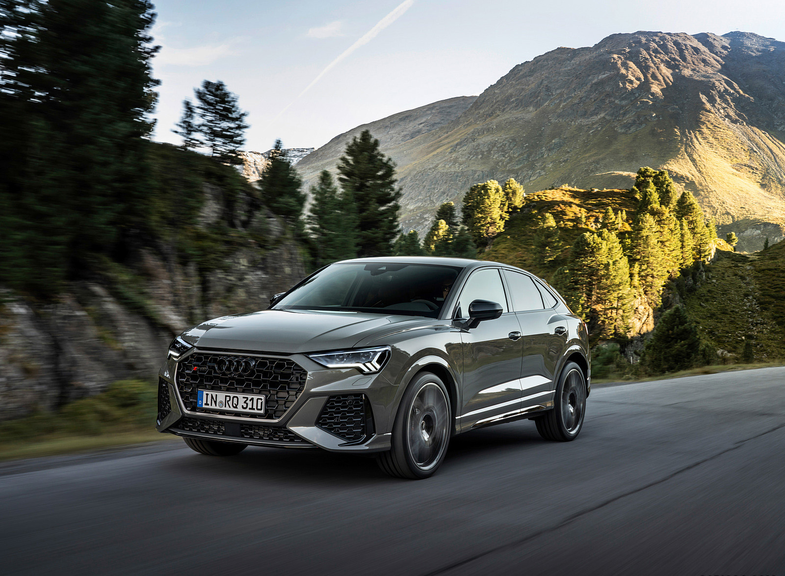 2023 Audi RS Q3 Sportback 10 Years Edition (Color: Chronos Grey Matallic) Front Three-Quarter Wallpapers #23 of 72