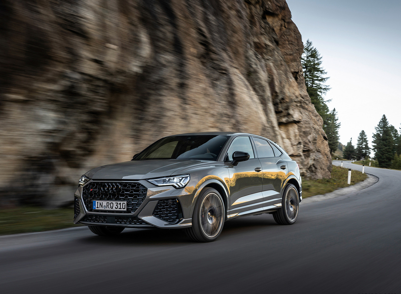 2023 Audi RS Q3 Sportback Edition 10 Years (Color: Chronos Grey Matallic) Front Three-Quarter Wallpapers (12)