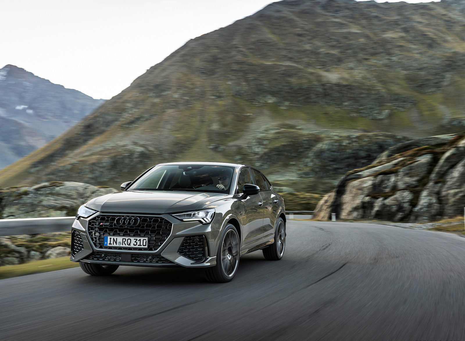2023 Audi RS Q3 Sportback 10 Years Edition (Color: Chronos Grey Matallic) Front Wallpapers (3)