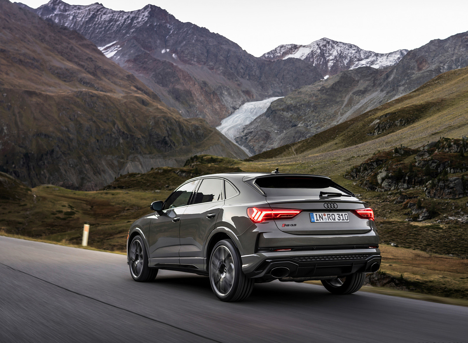 2023 Audi RS Q3 Sportback 10 Years Edition (Color: Chronos Grey Matallic) Rear Three-Quarter Wallpapers (2)