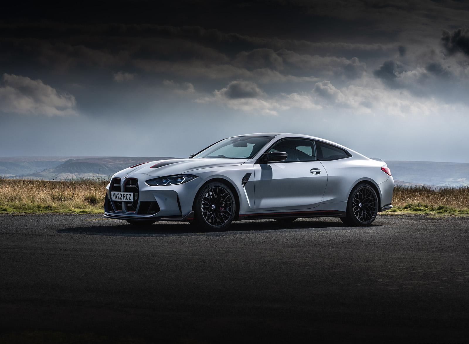 2023 BMW M4 CSL (UK-Spec) Front Three-Quarter Wallpapers (14)