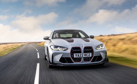 2023 BMW M4 CSL (UK-Spec) Front Wallpapers 450x275 (3)