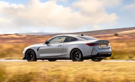 2023 BMW M4 CSL (UK-Spec) Rear Three-Quarter Wallpapers 450x275 (11)