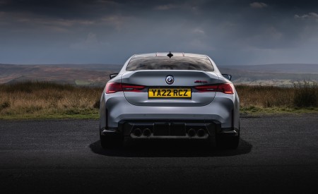 2023 BMW M4 CSL (UK-Spec) Rear Wallpapers 450x275 (17)