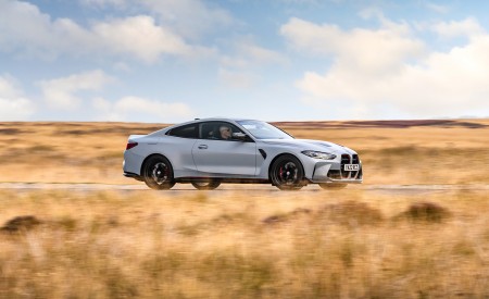 2023 BMW M4 CSL (UK-Spec) Side Wallpapers 450x275 (9)