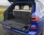 2023 BMW X7 M60i xDrive (UK-Spec) Trunk Wallpapers 150x120 (16)
