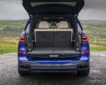 2023 BMW X7 M60i xDrive (UK-Spec) Trunk Wallpapers 150x120 (17)