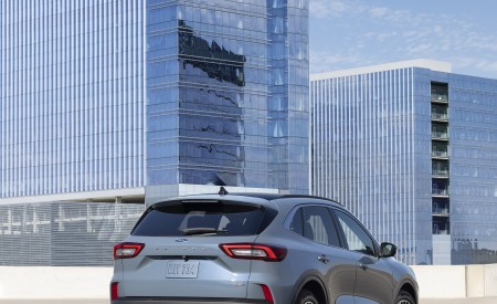 2023 Ford Escape Plug-In Hybrid Rear Three-Quarter Wallpapers 450x275 (5)
