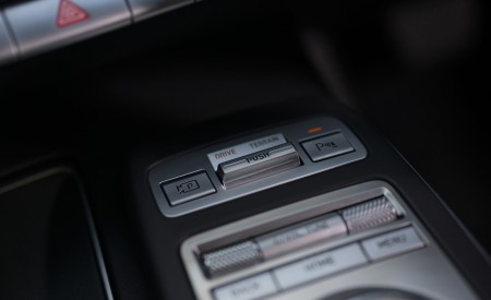 2023 Genesis Electrified GV70 (UK-Spec) Central Console Wallpapers 450x275 (89)